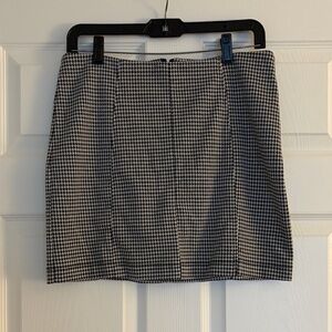 Classic Black and White Houndstooth Skirt